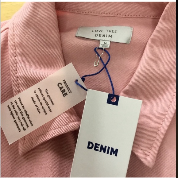 NWT MEDUIM PINK LOVE TREE DENIM JACKET 2 CHEST POCKETS WITH BUTTONS - Picture 3 of 5